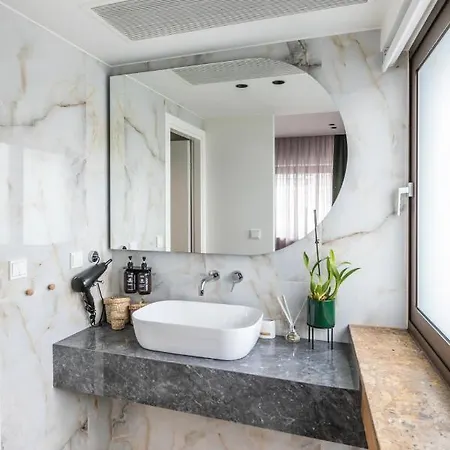 Apartment Septa By Skg